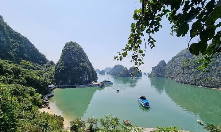 2 Days 1 Night Tour at Hanoi Ninh Binh Ha Long Bay