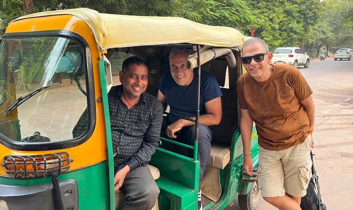 Tuk Tuk Tour of Taj Mahal With Experienced Driver