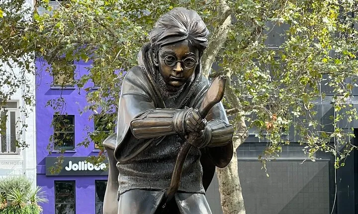 Harry Potter Filming Locations: Private Black Cab Tour in London