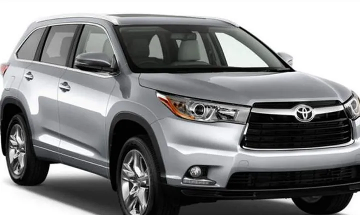 Airport Transfer From Hotel in Ho Chi Minh to Airport By 7 Seats Car