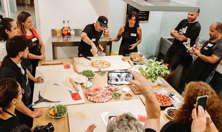 Devour Rome Wine & Pizza Making Class in Trastevere Neighborhood