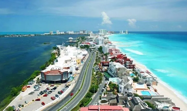 Cancun City Tour Around Downtown and Turistic Hightlights