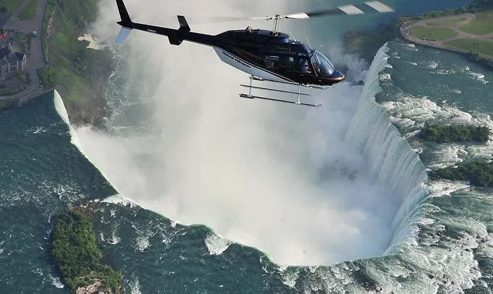 Private Tour: Romantic Niagara Falls Helicopter Flight