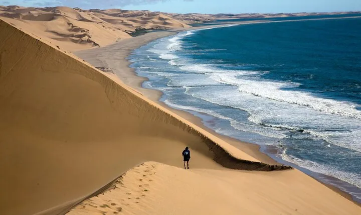 Half-Day Sandwich Harbour Tour from Walvis Bay with Lunch