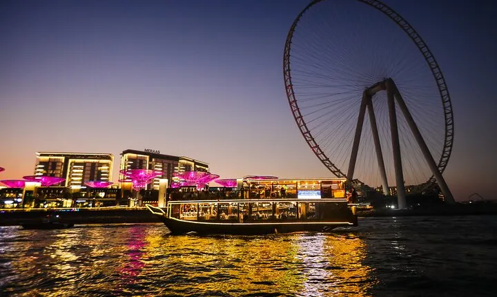 12 mins Helicopter Tour & Dhow Cruise Dinner in Marina