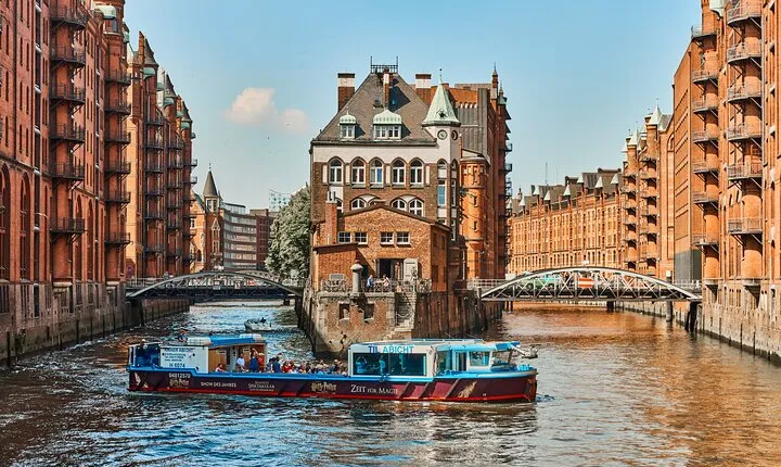 90-minute harbor tour through the Speicherstadt in Hamburg