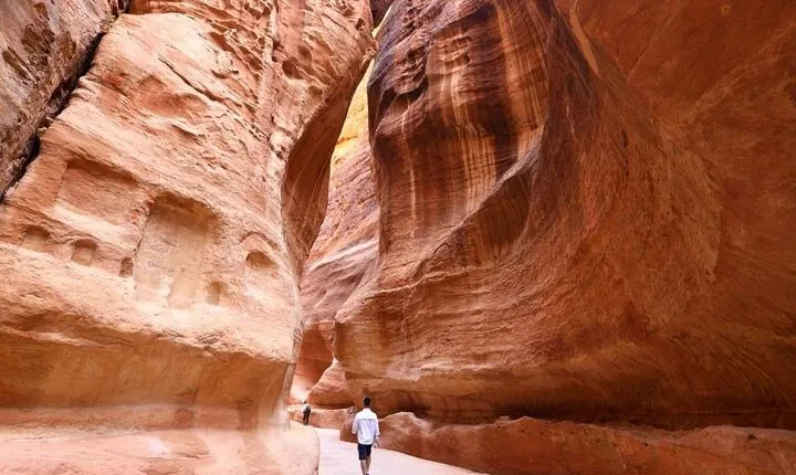 Petra & Wadi Rum Overnight of Transportation& Baptism Site Visit