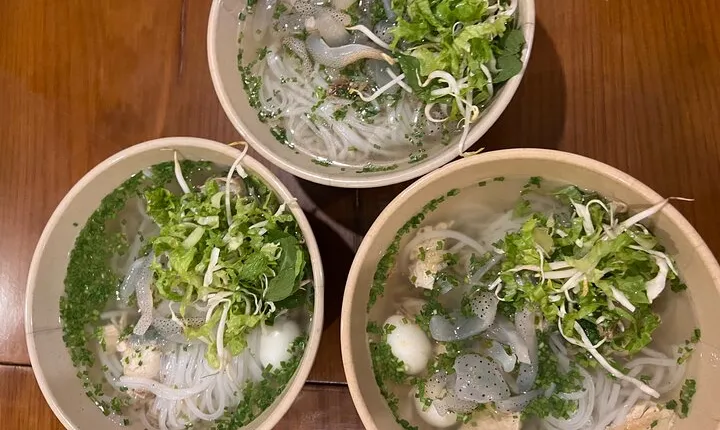 Ho Chi Minh Private Street Food Tour With Female Students Guide