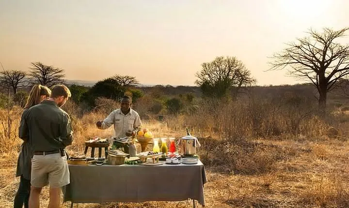 5-Day Lakes and Masai Mara Plains 4 x 4 Safari