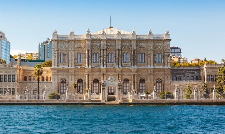 Dolmabahçe Palace and Harem Skip-the-Line Ticket with Audio Guide
