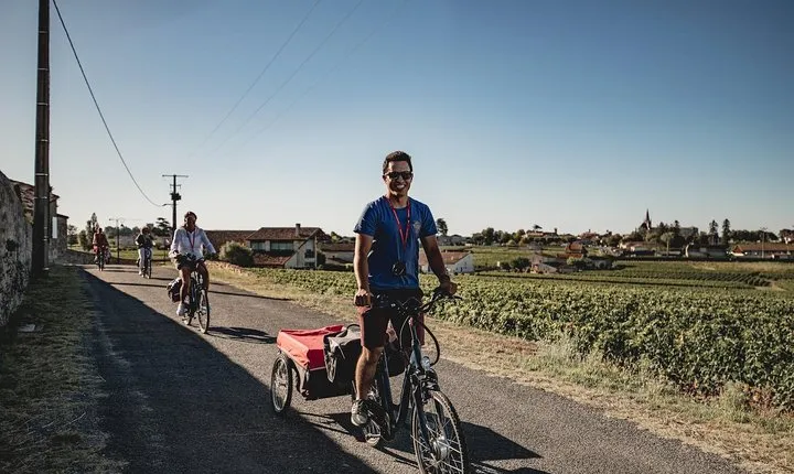 Saint-Emilion Electric Bike Day Tour with Wine Tastings & Lunch