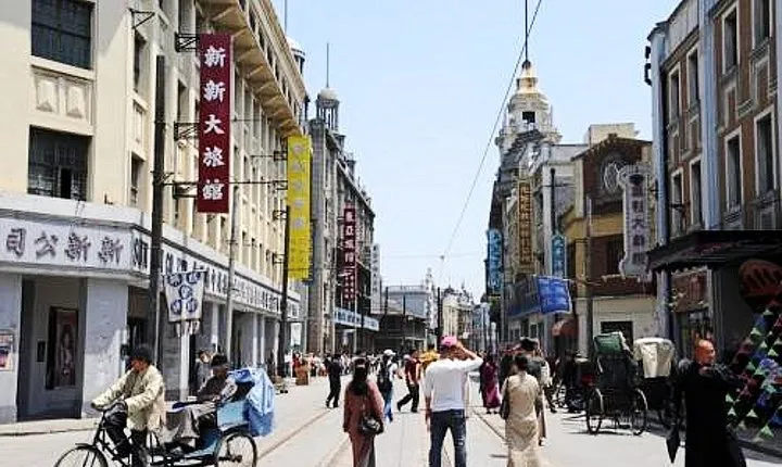 Private Transfer Between Shanghai City and Chedun Film Park
