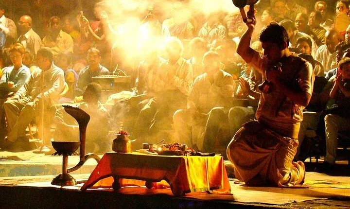 7-day Golden Triangle Tour with Varanasi and Khajuraho visit