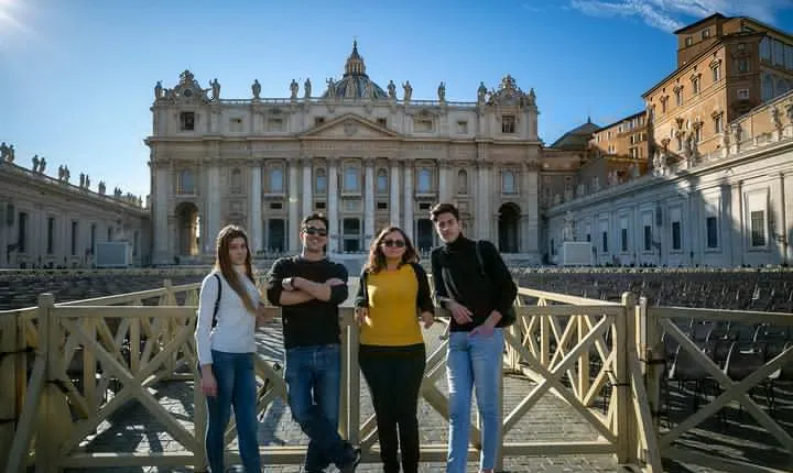 Fast-Access Vatican Museums & Sistine Chapel tour by Tommaso