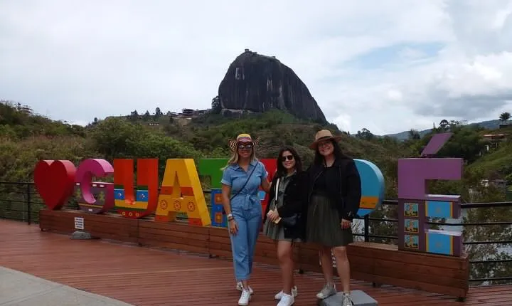Private Peñol-Guatape Tour: with lunch and boat