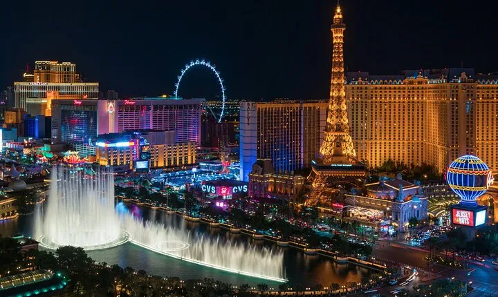 Best Boulevard of Las Vegas: A Night Walking Tour of The Strip