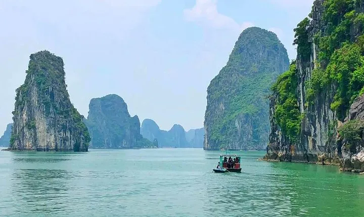 Luxury Limousine Ha Long 1Day 6 hours cruising - Wonderbay Cruise