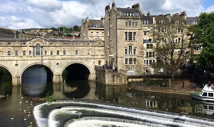 Walking Tour of Bath with Blue Badge Tourist Guide