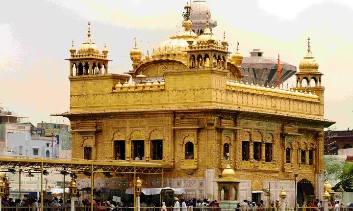Amritsar Guided Full-Day Tour with Car and Lunch