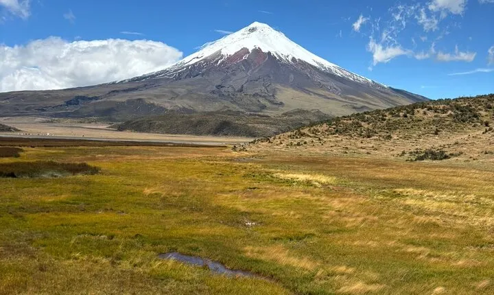 4 Day Private Tour From Volcanoes route to the Amazon Rainforest