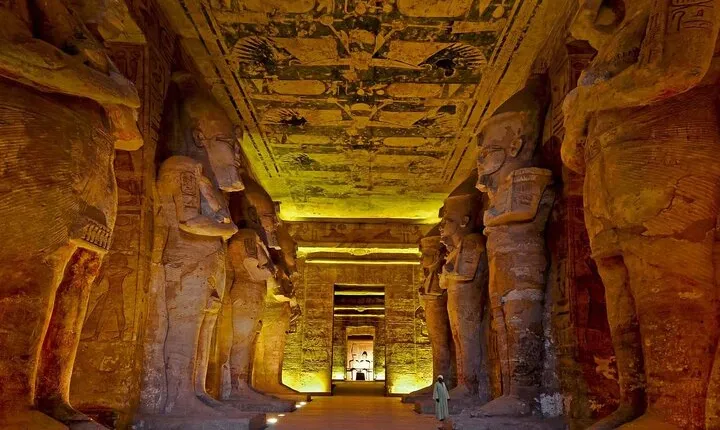 Abu Simbel Temple Day Trip with Hotel Pickup from Aswan