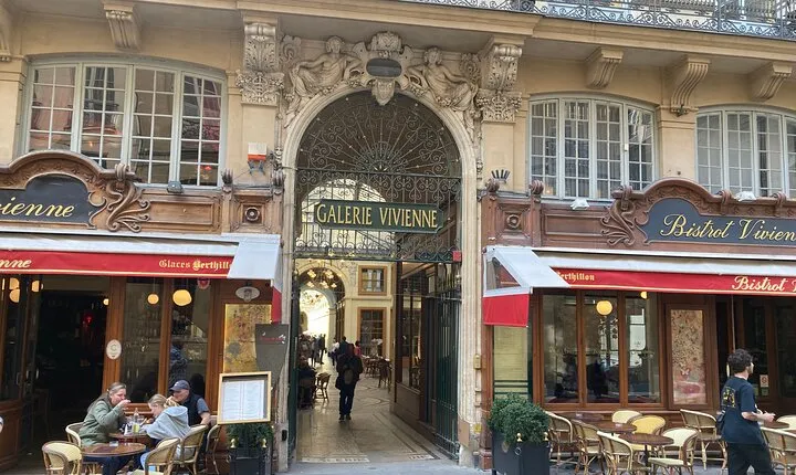 Walking tour of the Covered Passages of Paris -10 people max