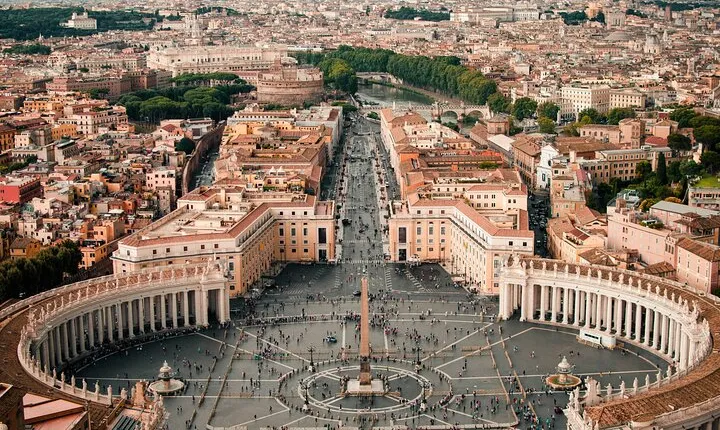 Private transfer from Florence to Rome, English-speaking driver