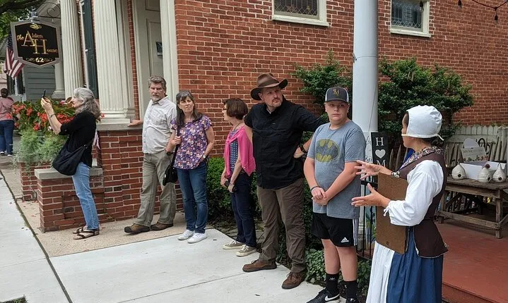 45-Minute Private Guided Historic Walking Tour in Lititz