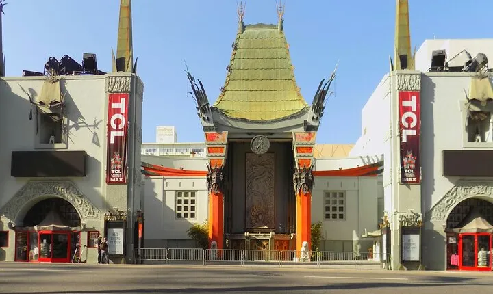 All Hollywood Landmarks on Electric Bike Tour