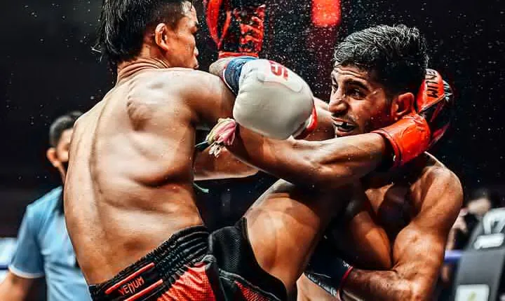 Muay Thai Boxing Show with Ringside Seats at Rajadamnern Stadium