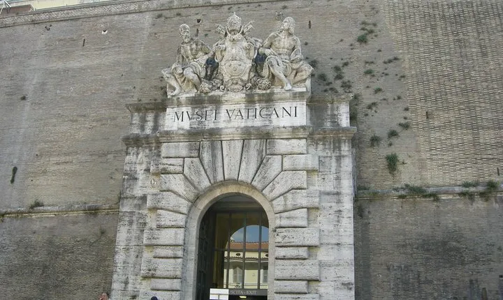 Vatican Museums and Sistine Chapel Private Tour BY NIGHT (Skip the line)