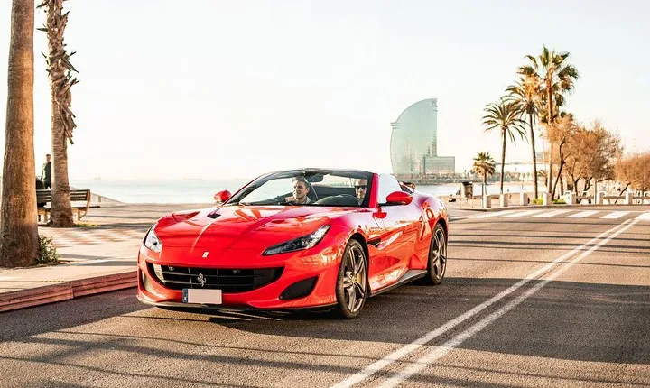 20-min Barceloneta & The Beach Supercar City Tour
