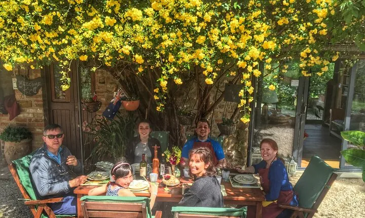Organic cooking class with a sommelier in an Olive and wine farm 