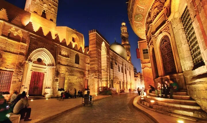 Private Half Day Guided Islamic Walking Tour in Cairo