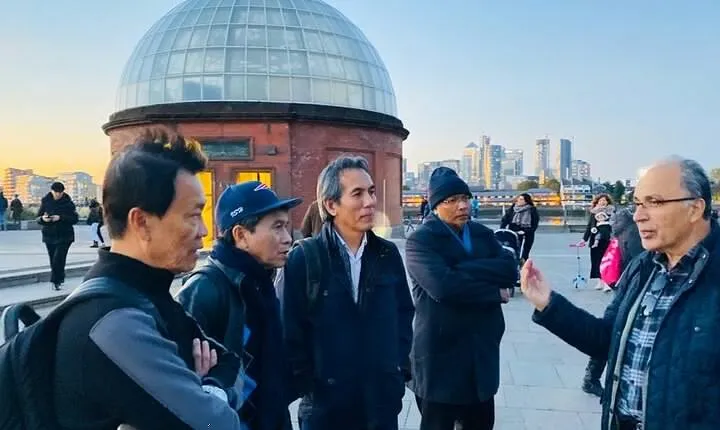 Full-Day Royal and Maritime Greenwich Tour including Lunch