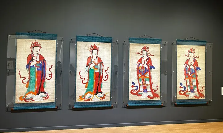 Seogwipo(the southern city of Jeju) Art Museum Walking Tour