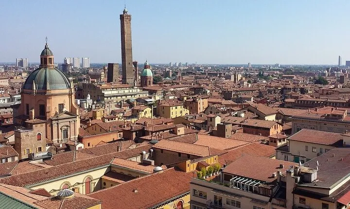 Bologna Private Walk Tour With A Professional Guide