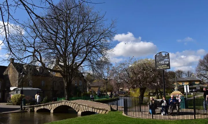 Explore the Cotswolds (Private Day Tour from London)