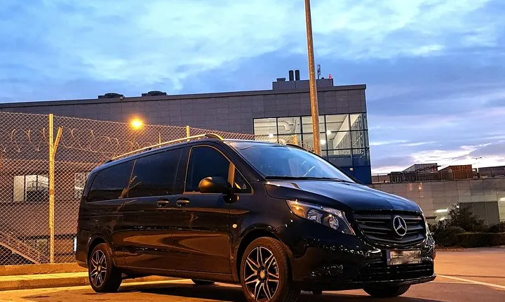 Private Transfer from/to Athens City to/from Piraeus