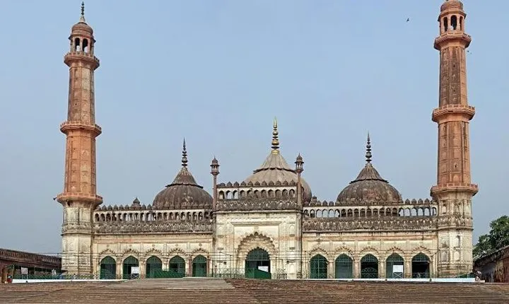 Private Victoria Walk in Lucknow