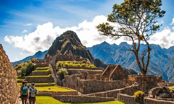 Full-Day Private Tour in Machupicchu with Expedition Train