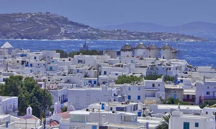 The best of Mykonos private tour by a car