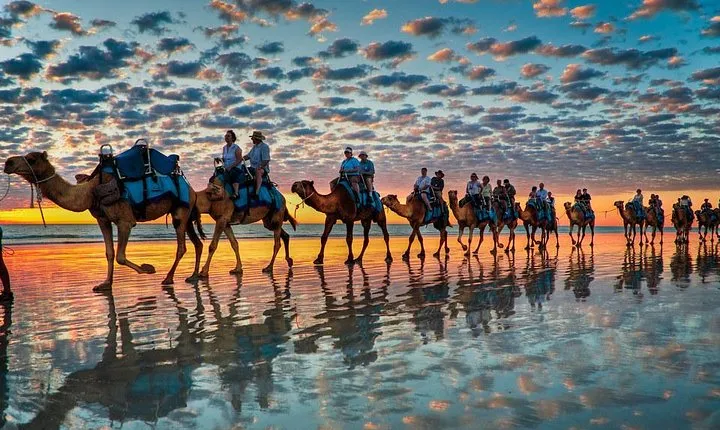 Daily walks at sunset with "barbecue - couscous" dinner