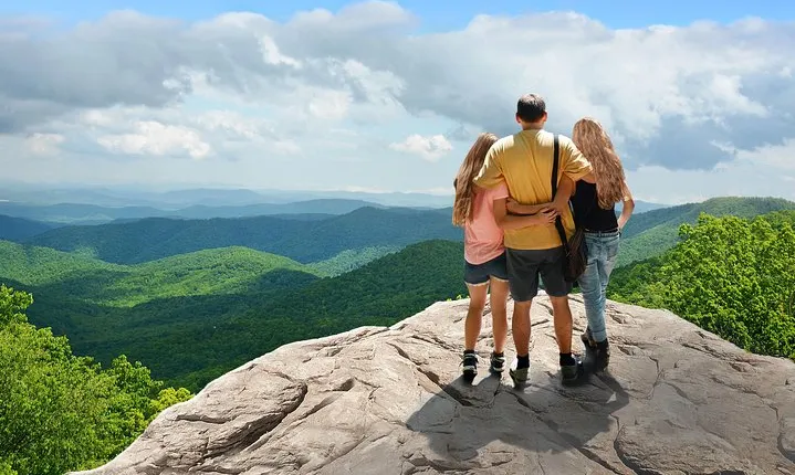 Waterfalls and Blue Ridge Parkway Hiking Tour with Expert Naturalist