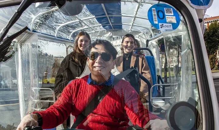 Eco Friendly Tuk Tuk Experience with the Local in Madrid