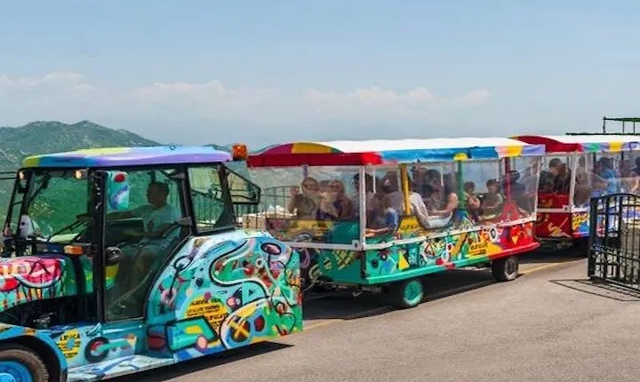 Lipa Cave - Cetinje and Skadar Lake tour from Podgorica