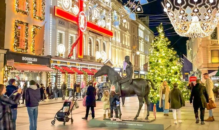 London Cheese Chocolate and Christmas Lights Food Tour