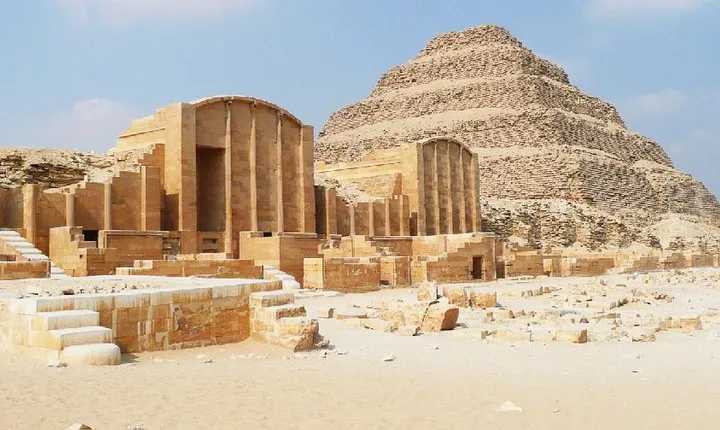 Two-Day Private City Tour of Cairo, Giza Pyramids and Saqqara+Airport Transfer