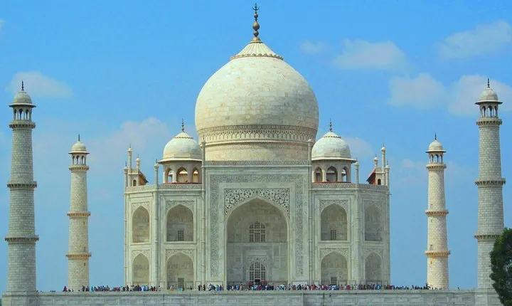 Agra Sightseeing tour Includes Guide and Private Air-Condition vehicle