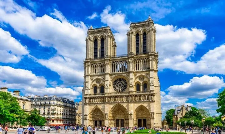 Louvre (no ticket) & Big Paris City Walking Tour with Audioguide